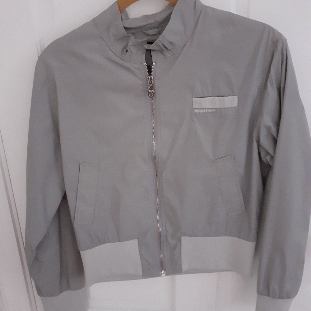 MEMBERS ONLY gray windbreaker jacket